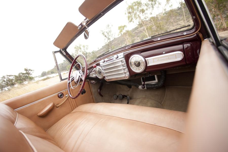  Lincoln Continental Cabriolet Narrow 1948 года  (фото 17 из 20)